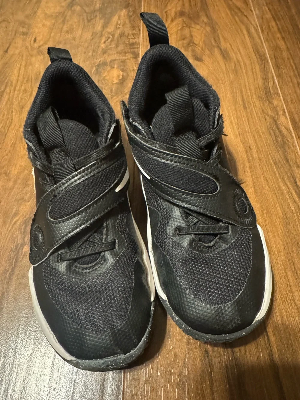 Nike Team Hustle D11 Stretch Lace Shoes size 13C black & white